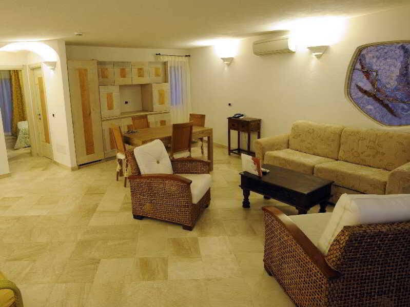 Residence Living Poltu Quatu Arzachena Luaran gambar